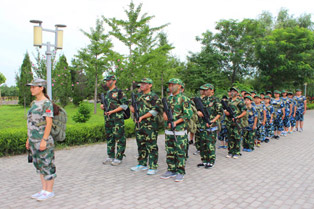 上海暑假军训夏令营哪家好？推荐西点军事！