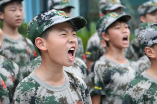 上海暑假军训夏令营收费标准，三大机构费用一览