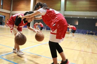 暑假上海篮球夏令营活动内容，提高篮球技战术